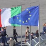 Inmigrantes ilegales trasladados a Albania, que ahora deben volver a Italia