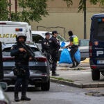 Efectivos de la Policía Nacional desplegados en el Polígono Sur