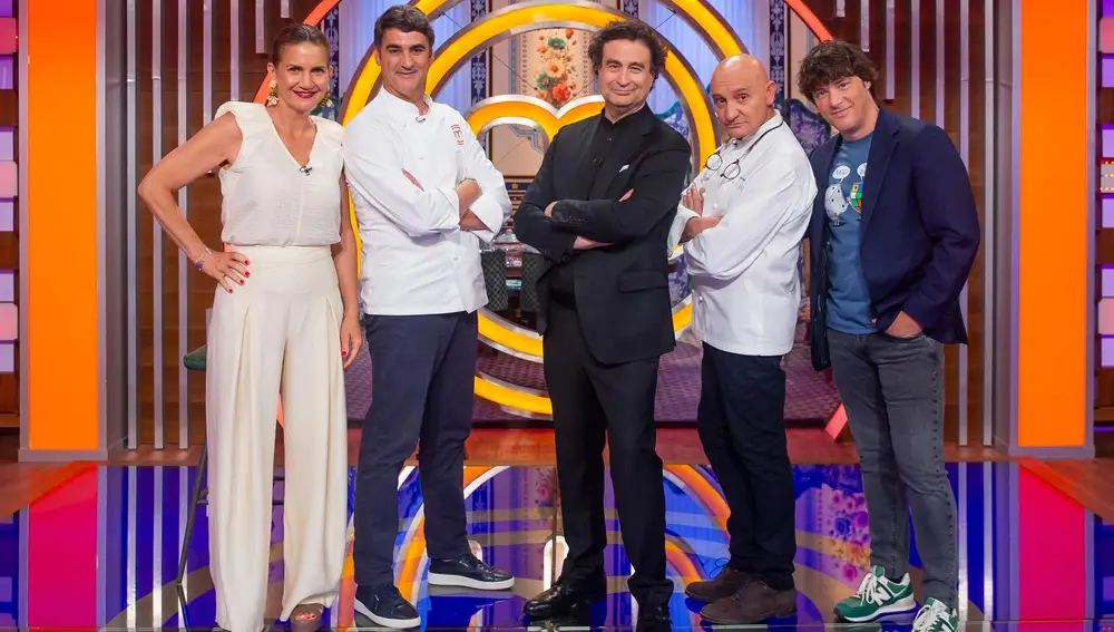 Jesulín de Ubrique y Toño Pérez junto a los jueces de 'MasterChef Celebrity'