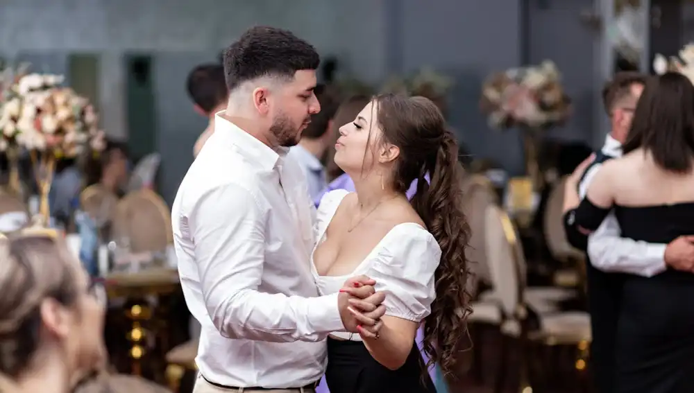 Pareja bailando