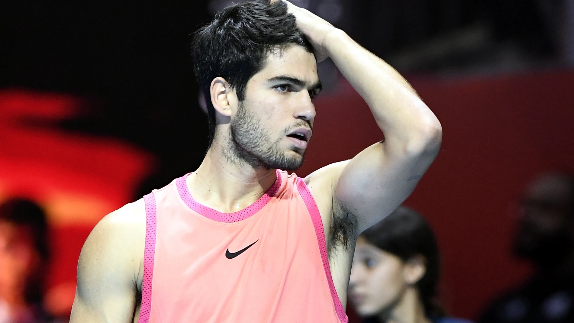 Riyadh (Saudi Arabia), 19/10/2024.- Carlos Alcaraz of Spain during his final match against Jannik Sinner of Italy at the Six Kings Slam exhibition tennis tournament in Riyadh, Saudi Arabia, 19 October 2024. (Tenis, Italia, Arabia Saudita, España) EFE/EPA/STR