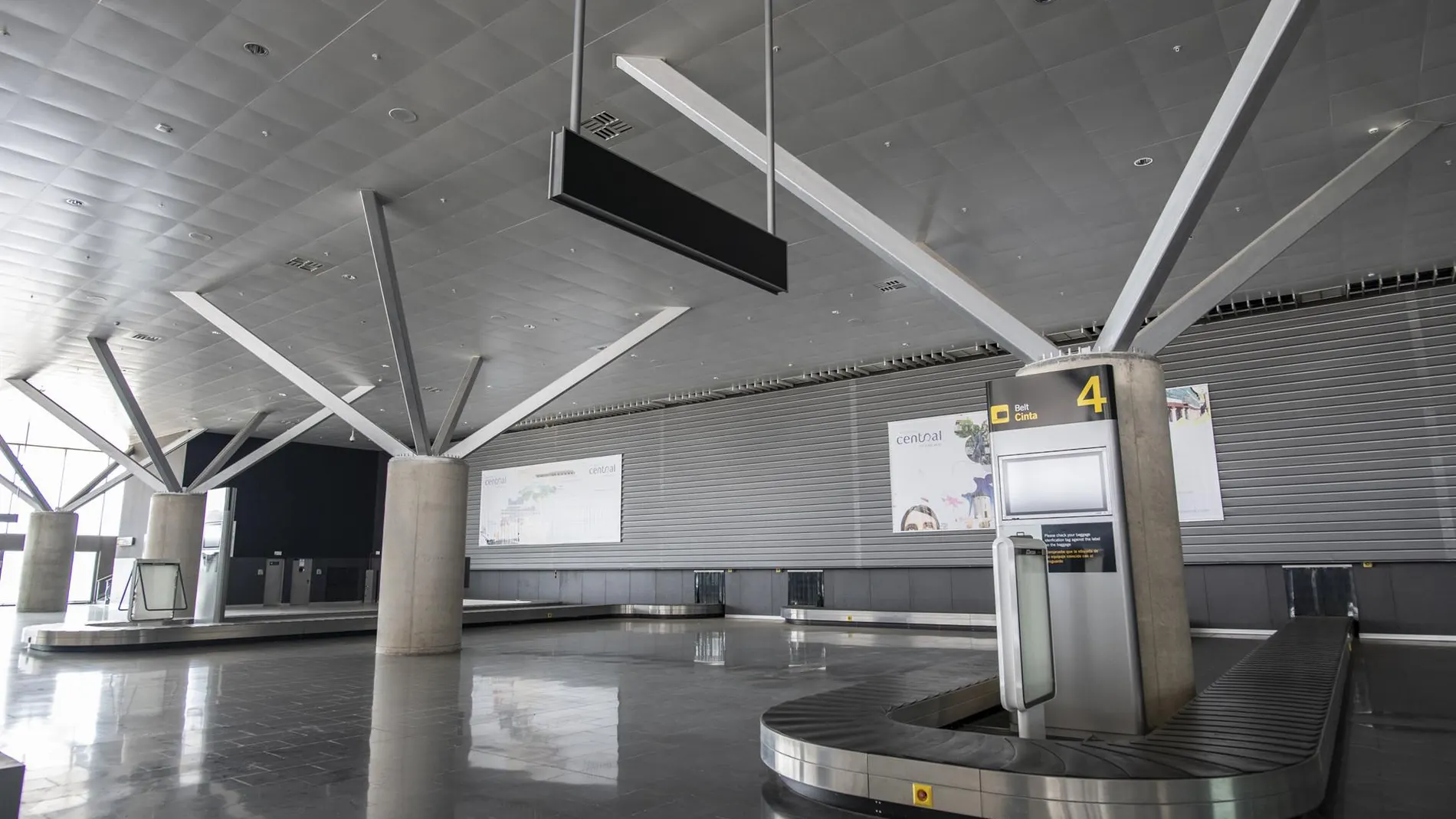 AV.- C-LM avisa al aeropuerto de Ciudad Real que será inspeccionado y se reserva actuaciones de restauración