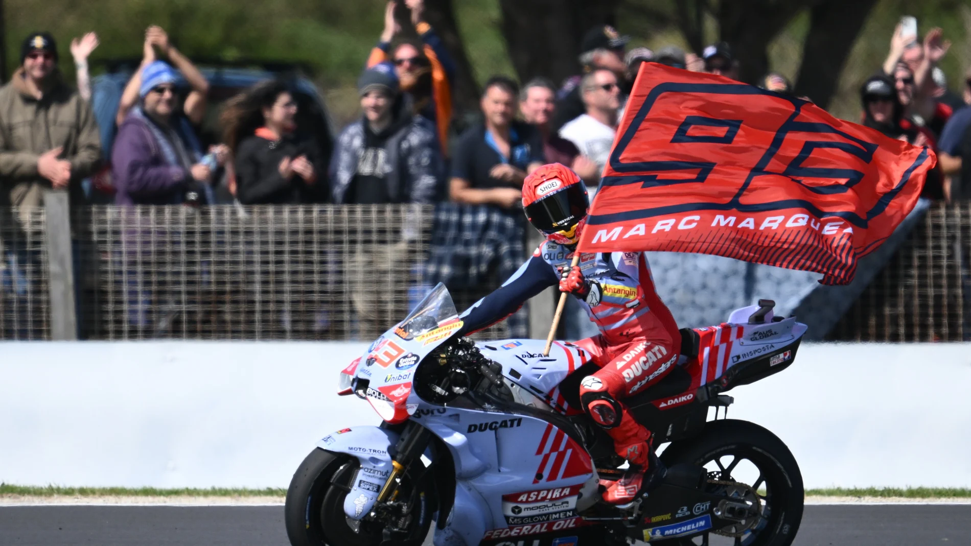 Marc Márquez celebra su victoria en Phillip Island