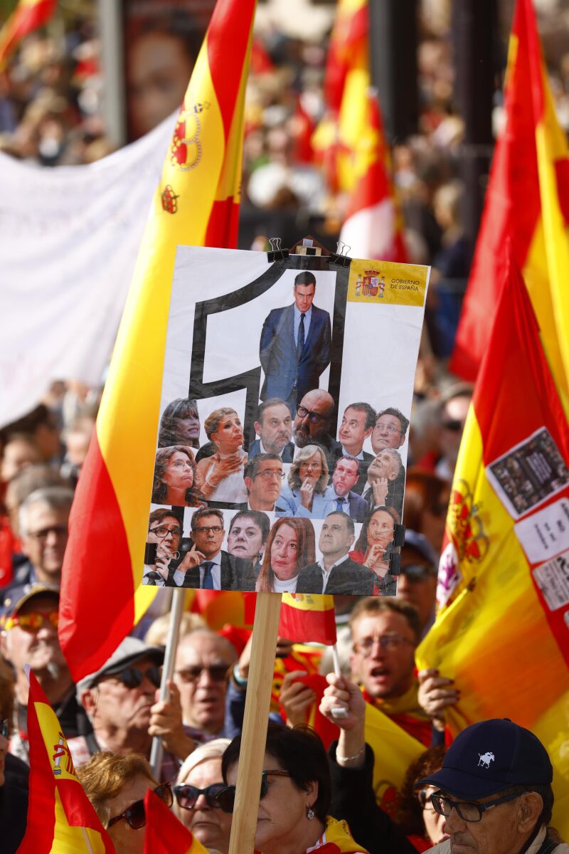 ''Número 1'', una de las pancartas en la manifestación
