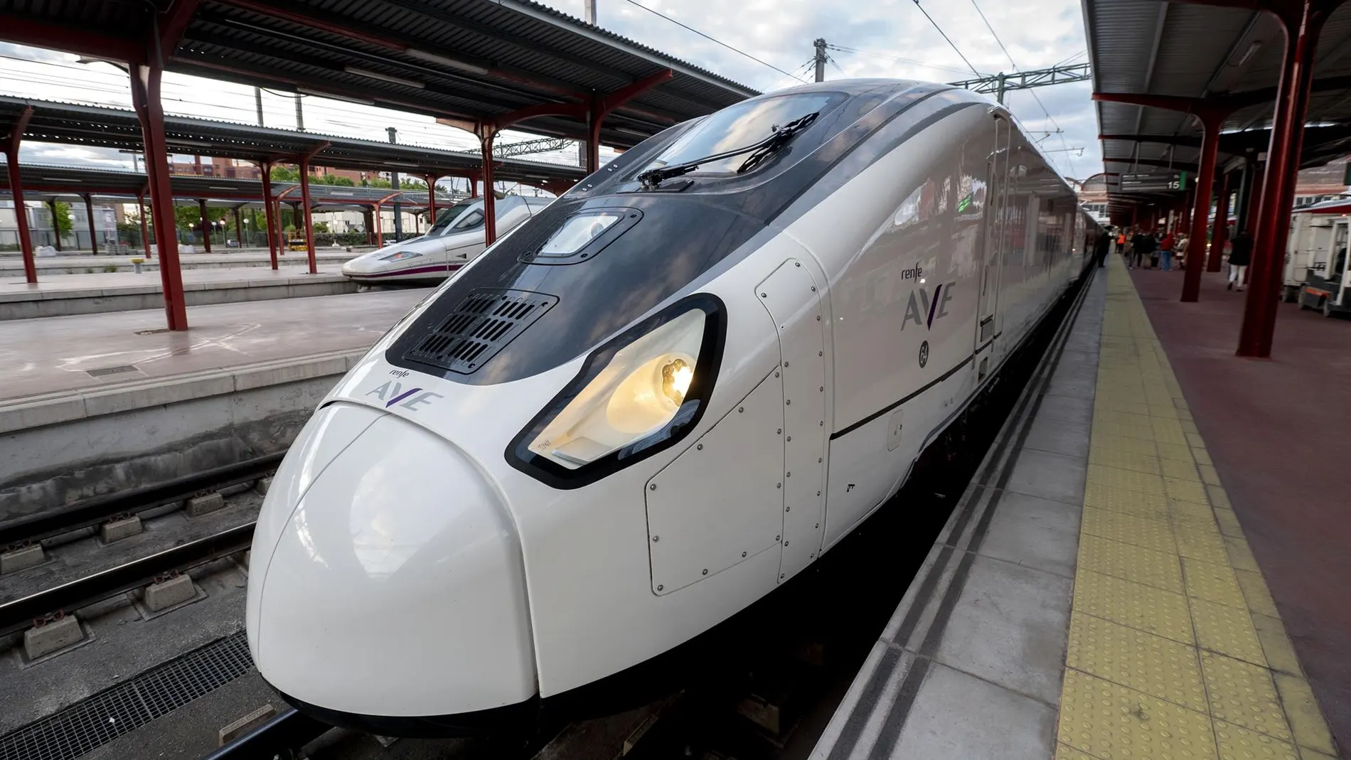 Cancelados 19 trenes entre Madrid, Valencia y Murcia por un descarrilamiento en el túnel de Atocha a Chamartín
