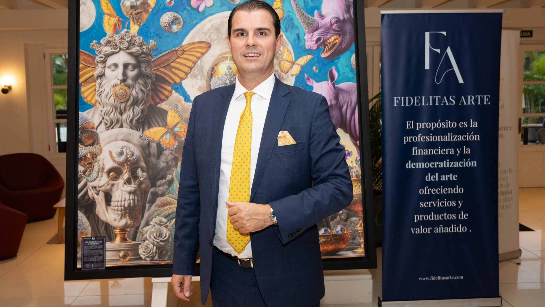 Rubén Puga, CEO de Grupo Fidelitas & Company, durante la inauguración de una exposición del grupo en Marbella