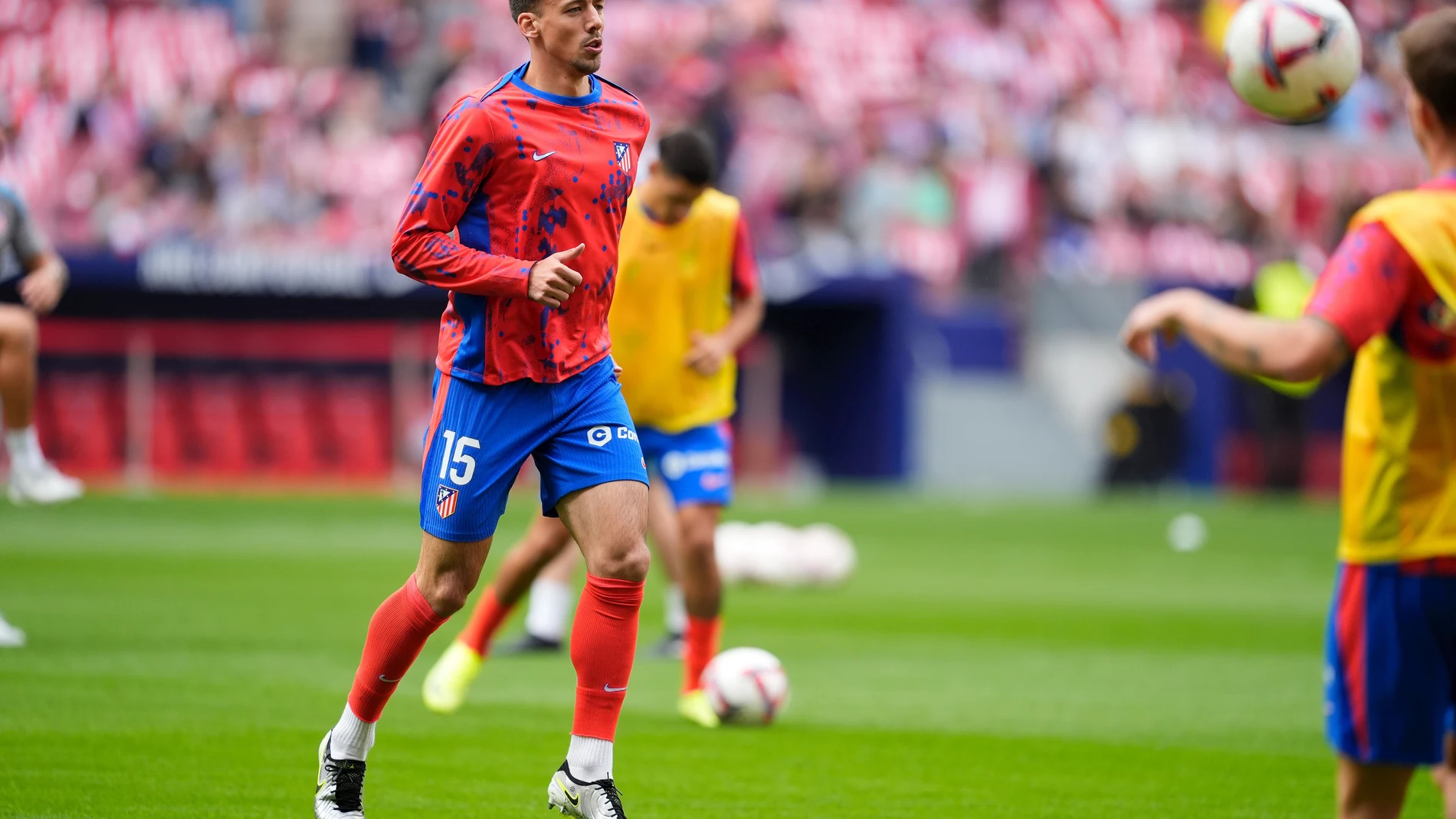 Clement Lenglet of Atletico de Madrid warms up during the Spanish League, LaLiga EA Sports, football match played between Atletico de Madrid and CD Leganes at Civitas Metropolitano stadium on October 20, 2024, in Madrid, Spain. AFP7 20/10/2024 ONLY FOR USE IN SPAIN