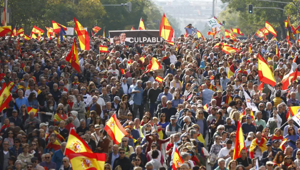 Manifestación en Madrid del 20-O para convocar elecciones, en directo hoy: última hora de la protesta contra Pedro Sánchez