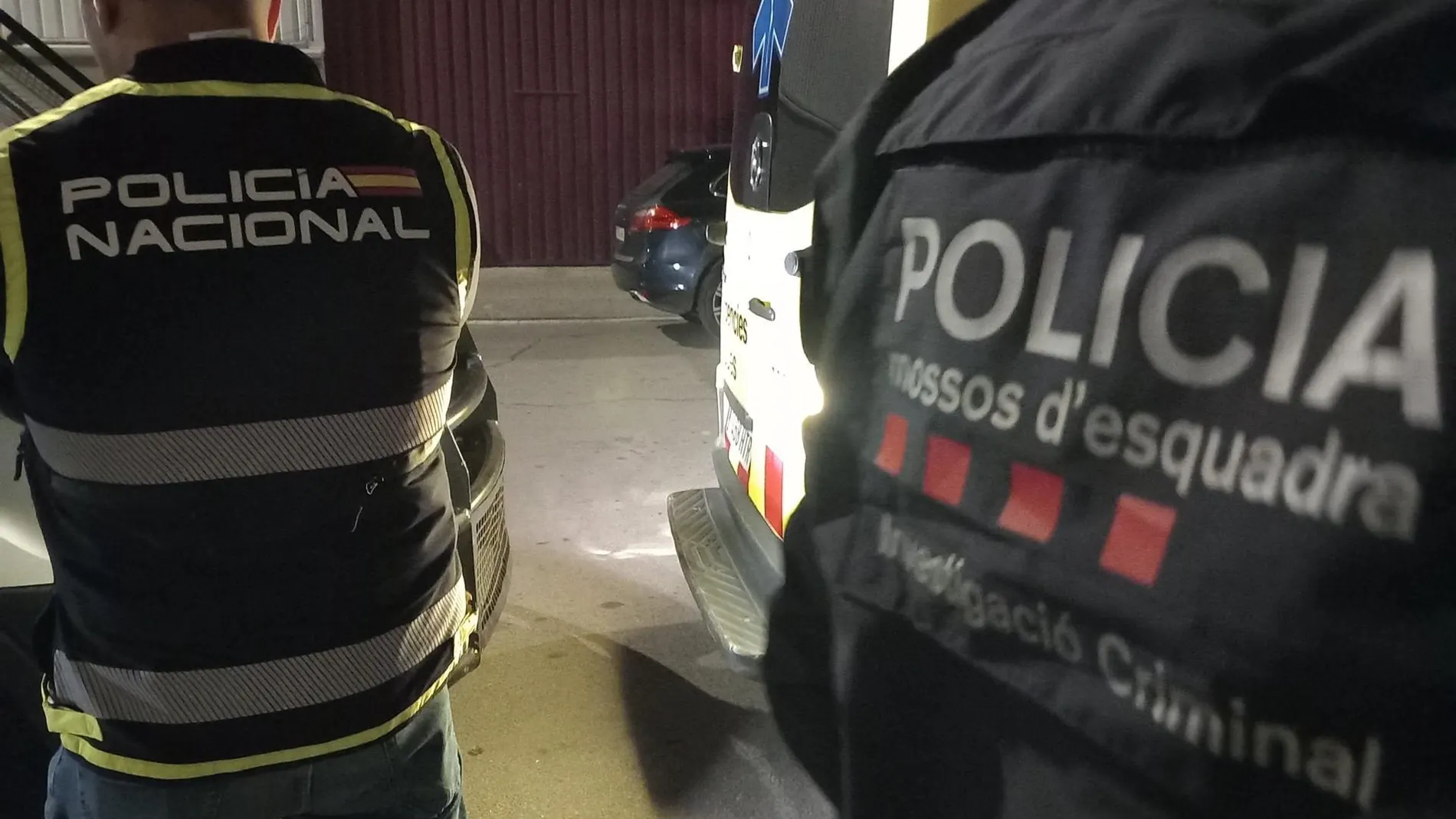 Cae una red china que concertaba parejas de hecho falsas entre compatriotas y mujeres españolas para conseguir la regularización