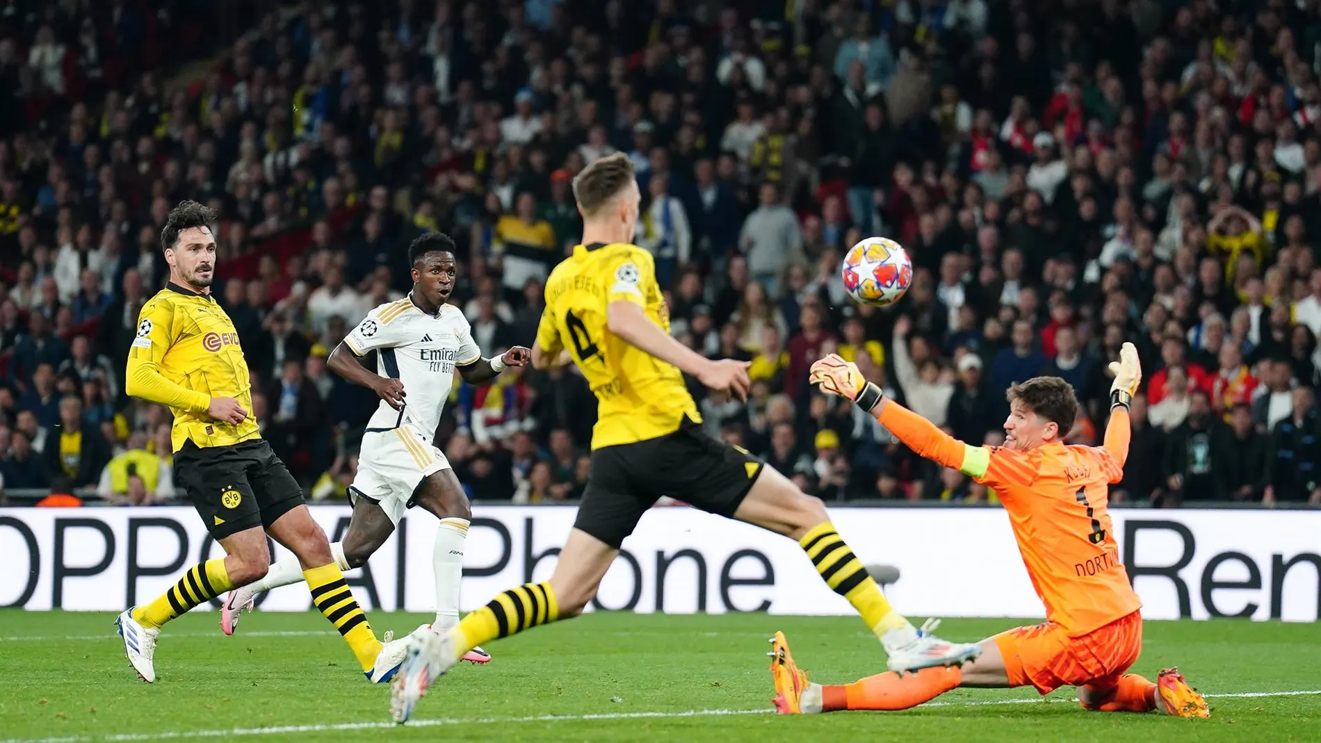 MADRID.-Más de 1.800 efectivos vigilarán el partido Real Madrid-Dortmund, con asistencia esperada de 3.800 alemanes