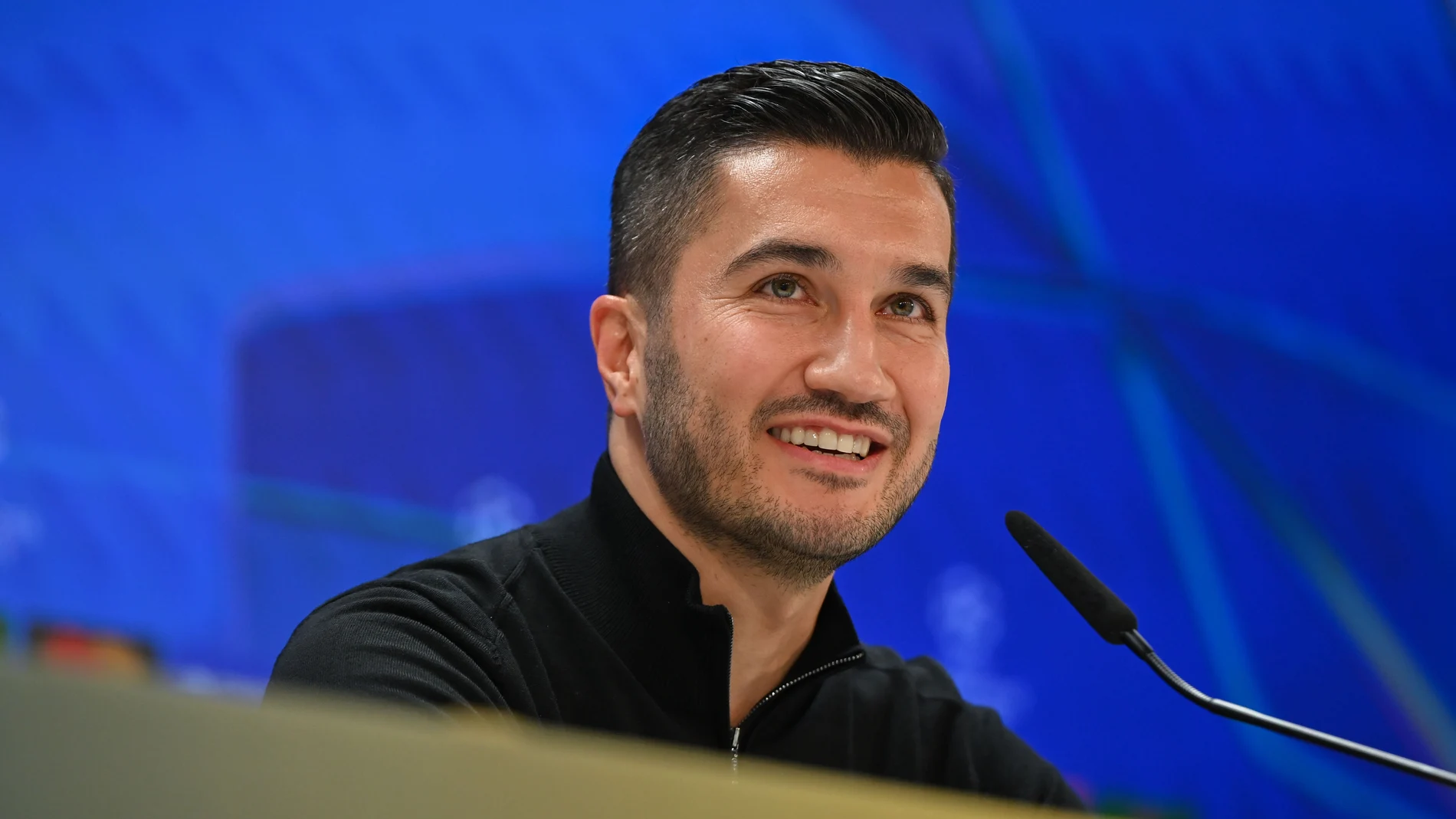Nuri Sahin, ex jugador del Real Madrid, ahora es el técnico del Dortmund
