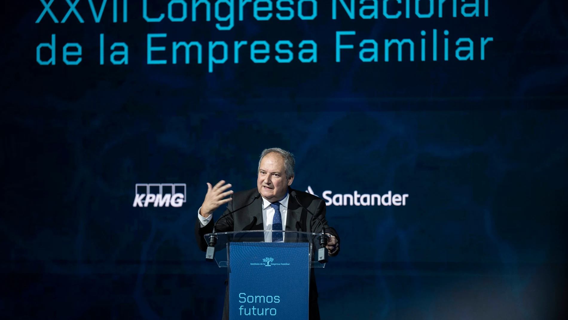 SANTANDER, 21/10/2024.- El ministro de Industria y Turismo, Jordi Hereu, da un discurso durante la inauguración de XXVII congreso Nacional de la Empresa Familiar, este lunes en Santander. EFE/Pedro Puente Hoyos