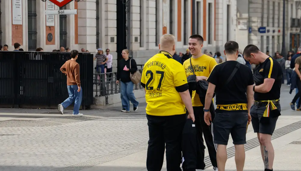 Aficionados del Borussia Dortmund por las calles de Madrid