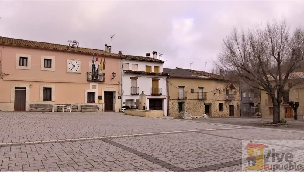 Plaza mayor de Vindel (Cuenca)