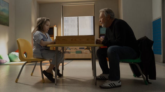 Billy Crystal lidera el escalofriante thriller psicológico "Before", que llega el viernes a Apple TV+