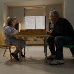 Billy Crystal lidera el escalofriante thriller psicológico "Before", que llega el viernes a Apple TV+