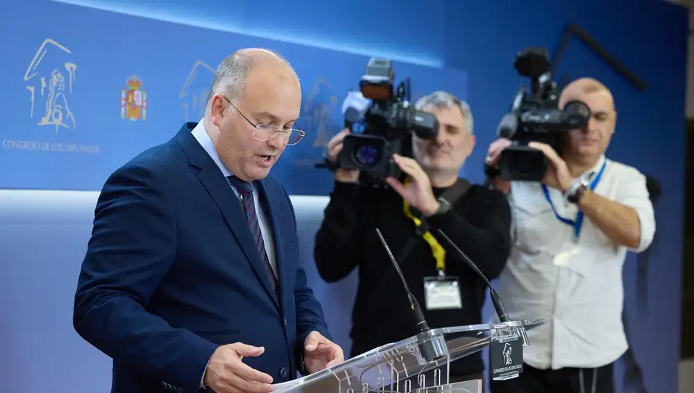 Tellado dice que, tras el error en la ley que favorece a ETA, el PP debe "desconfiar más" del Gobierno