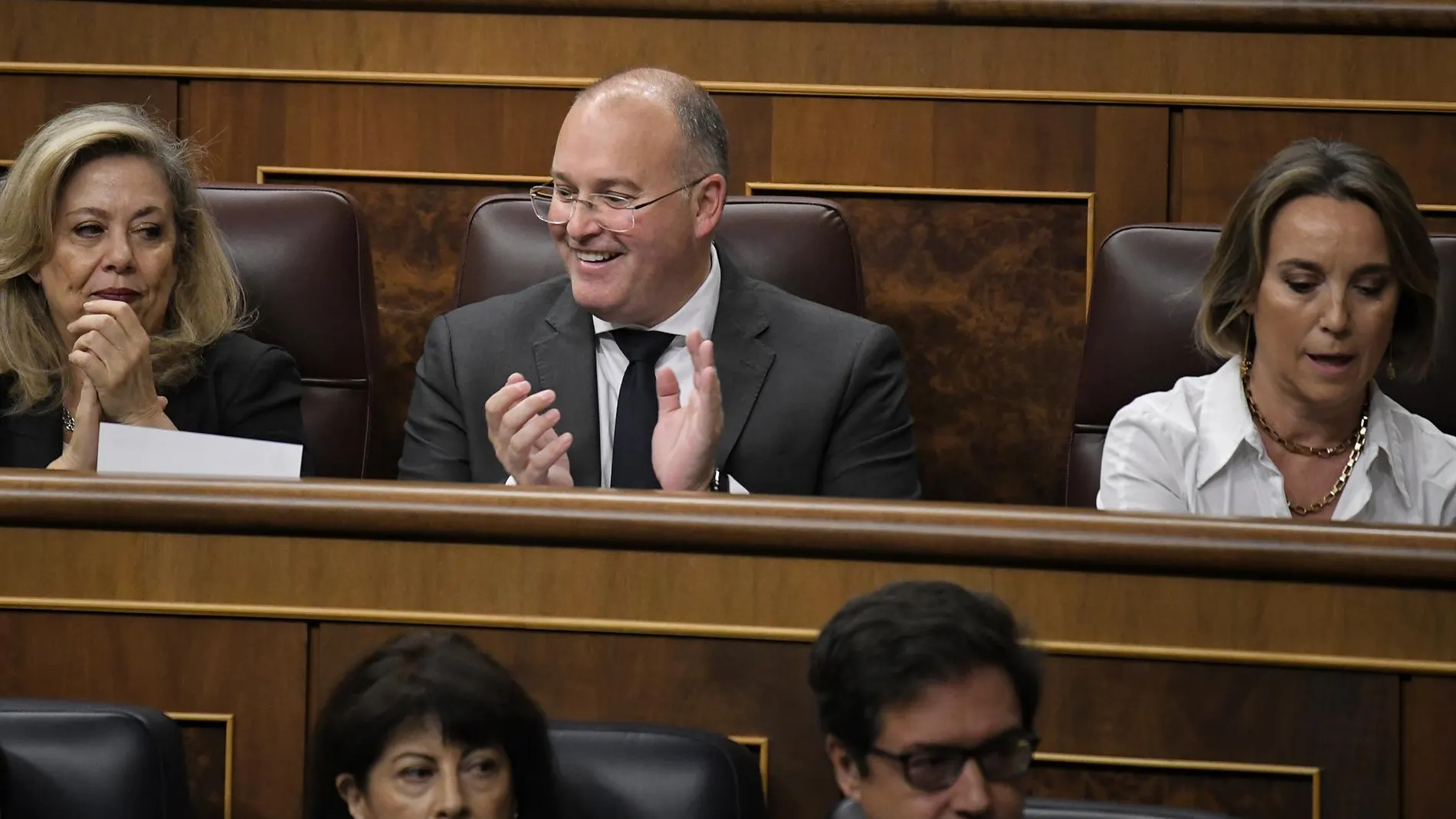 AMP.- Bolaños dice que Ayuso "le come la tostada" a 'Génova' y Tellado replica: "Quien se la comió fue Begoña Gómez"