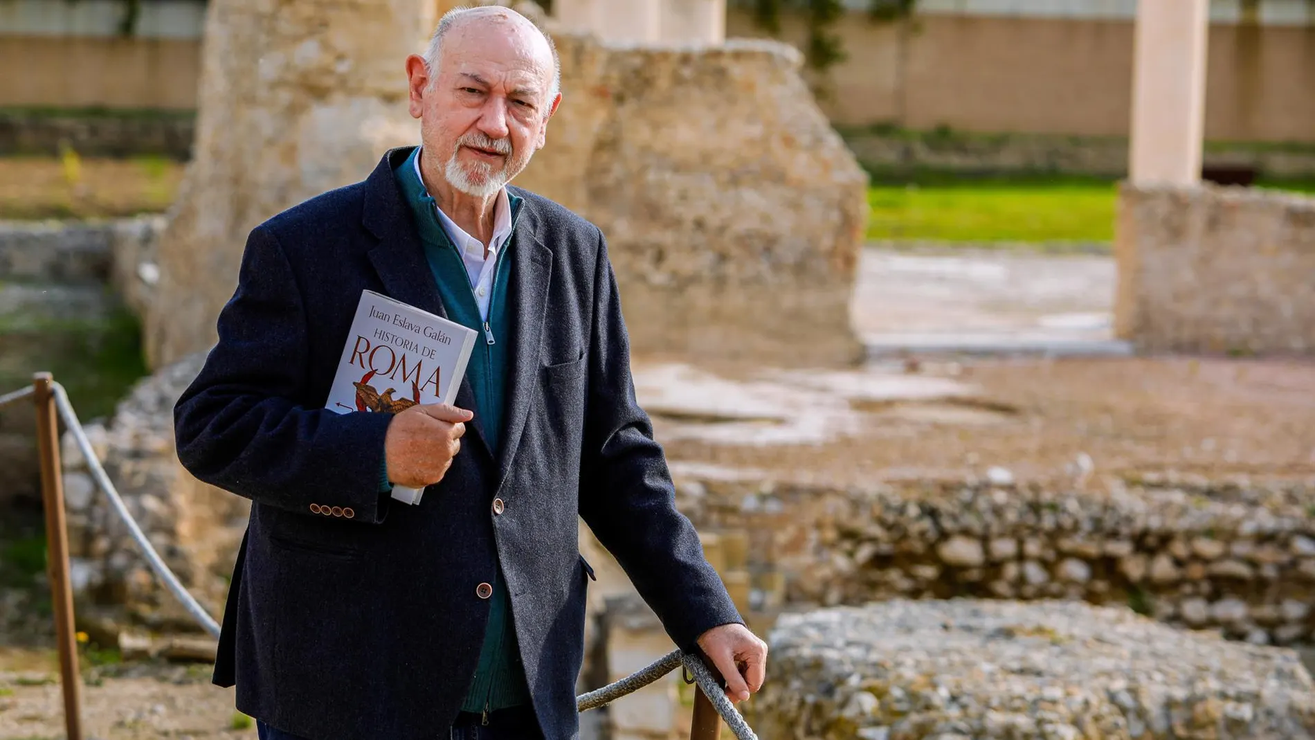Juan Eslava Galán publica el 10º volumen de 'Historia para escépticos': "Hay una visión del Imperio Romano muy machista"