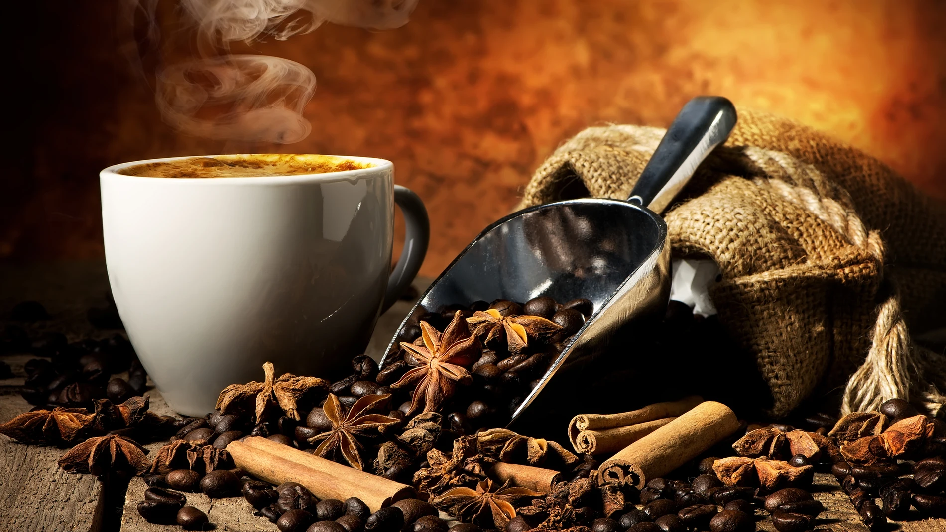 Las especias son superalimentos por sus amplias propiedades y beneficios para la salud, y más allá de en las comidas, también se pueden añadir a bebidas como el café