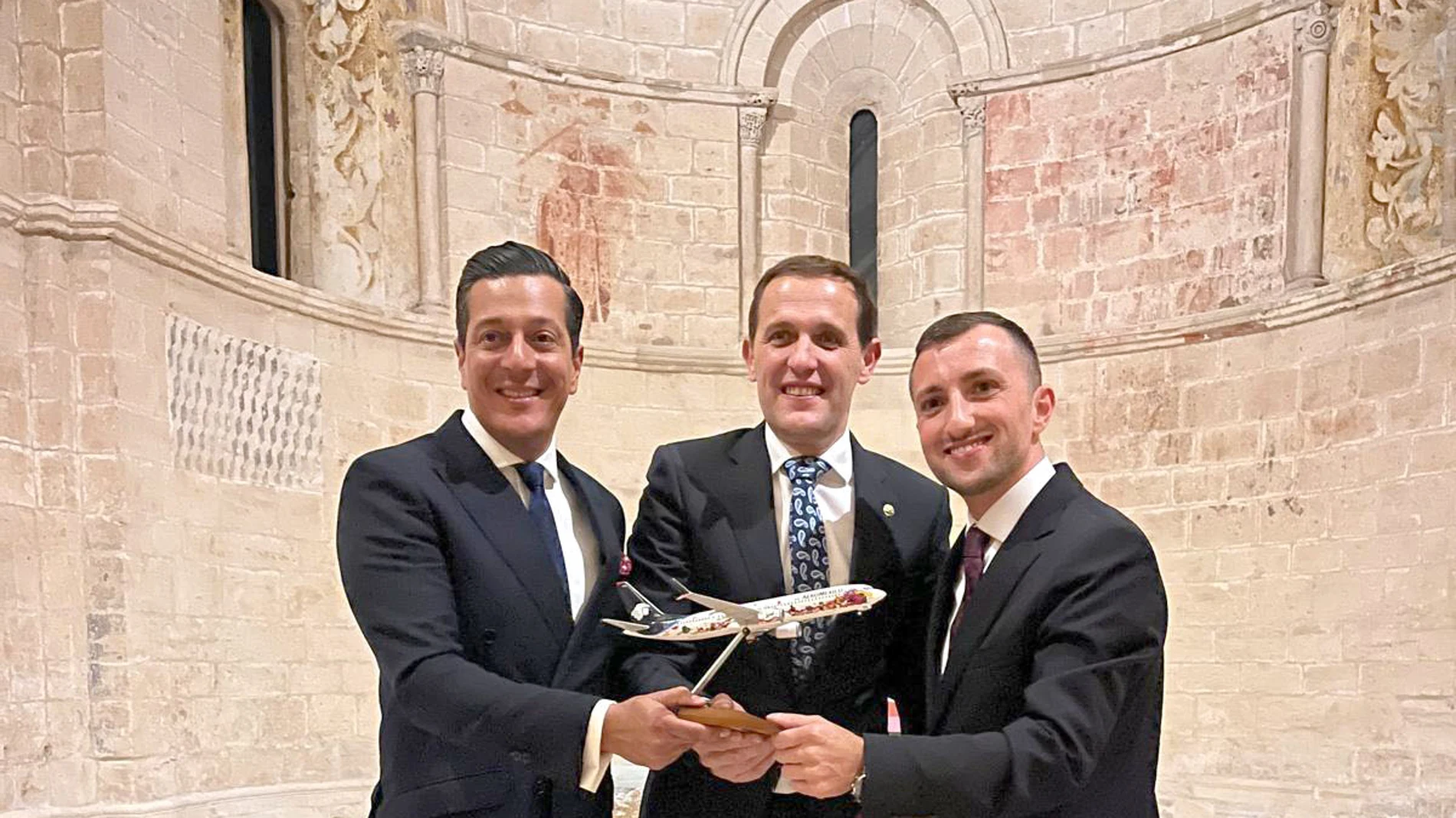 El presidente de la Diputación provincial de Valladolid, Conrado Íscar, recibe a directivos de Aeroméxico