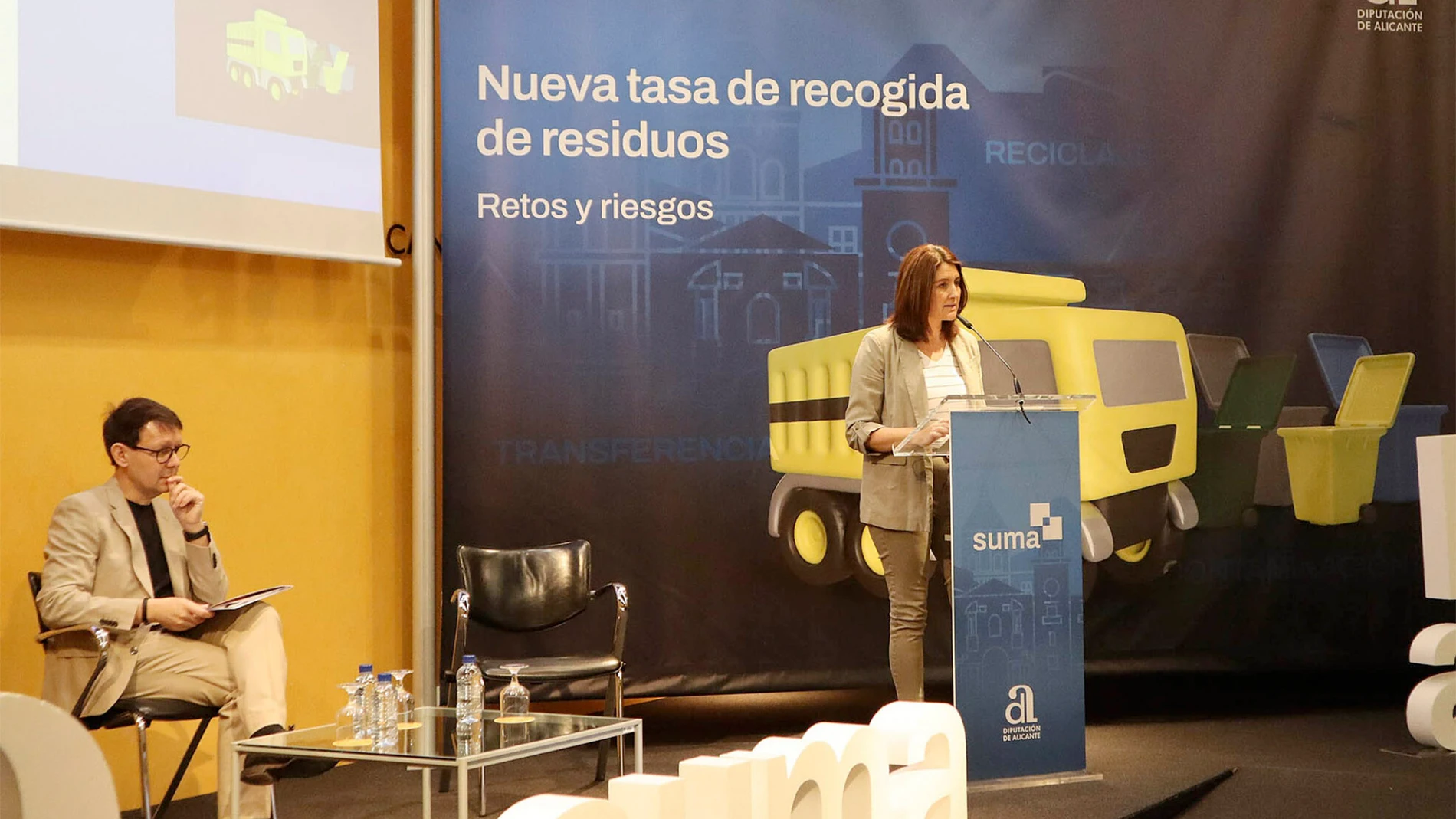 Imagen de la jornada en la que Suma ha asesorado a 110 ayuntamientos de Alicante por la entrada en vigor de la nueva tasa de residuos