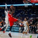 Ndiaye intenta obstaculizar la acción de Miller-McIntyre