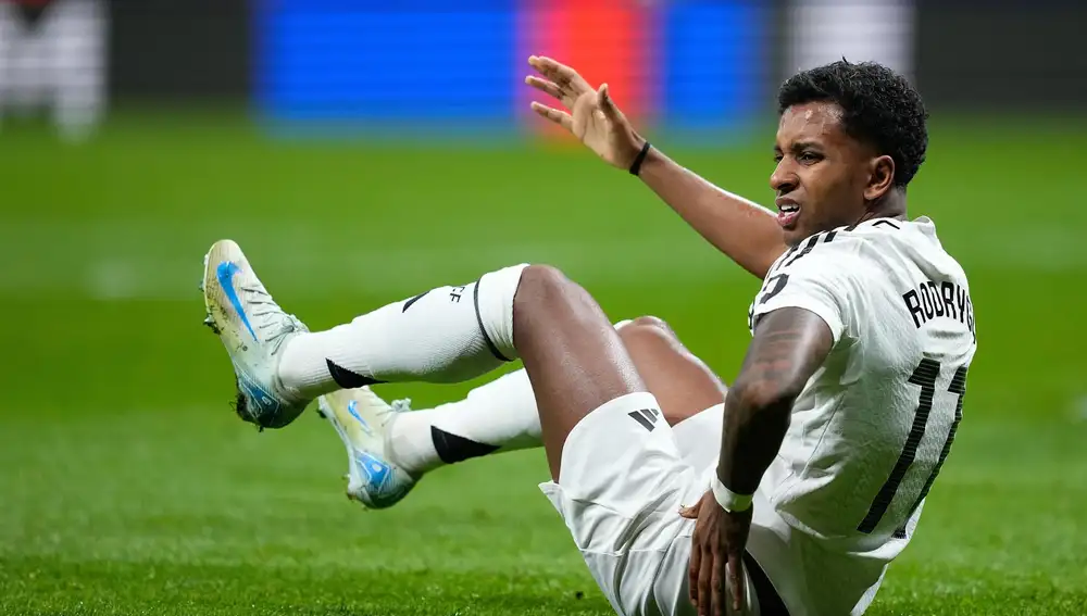 Fútbol.- Rodrygo Goes sufre una lesión muscular en el bíceps femoral y se perderá el Clásico