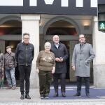 El alcalde de Valladolid, Jesús Julio Carnero, presenta el homenaje a Concha Velasco, junto a Esperanza Varona, Ismael Pérez y José Luis Cienfuegos
