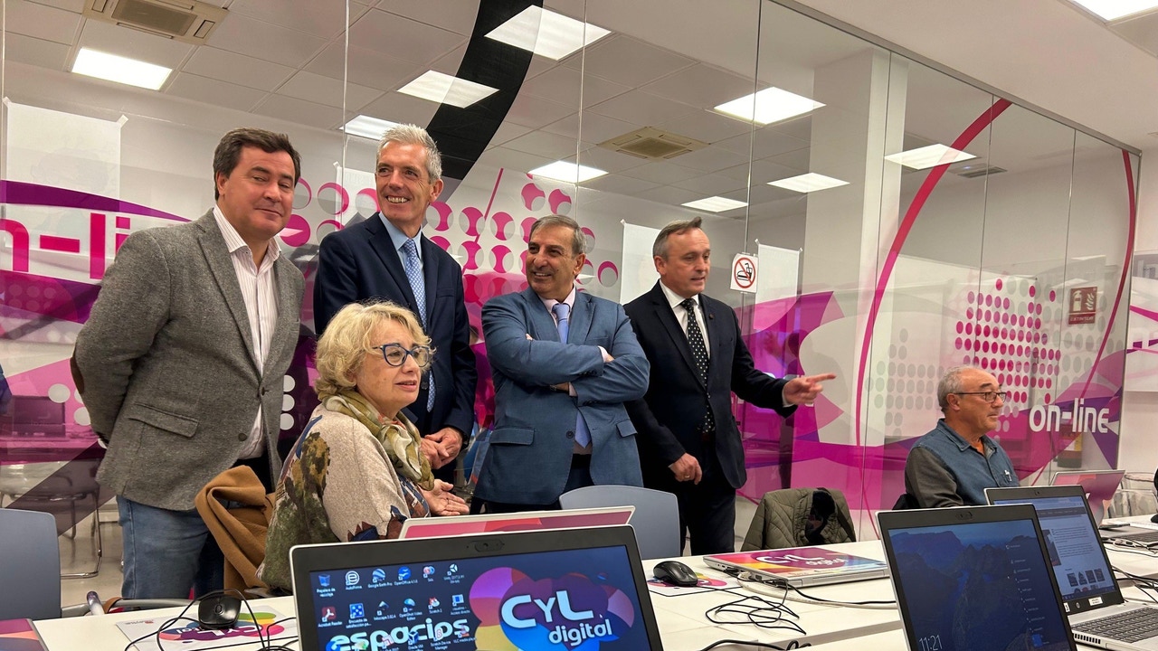 Más de 20.000 ciudadanos han utilizado ya el servicio de asesoramiento tecnológico gratuito de la Junta