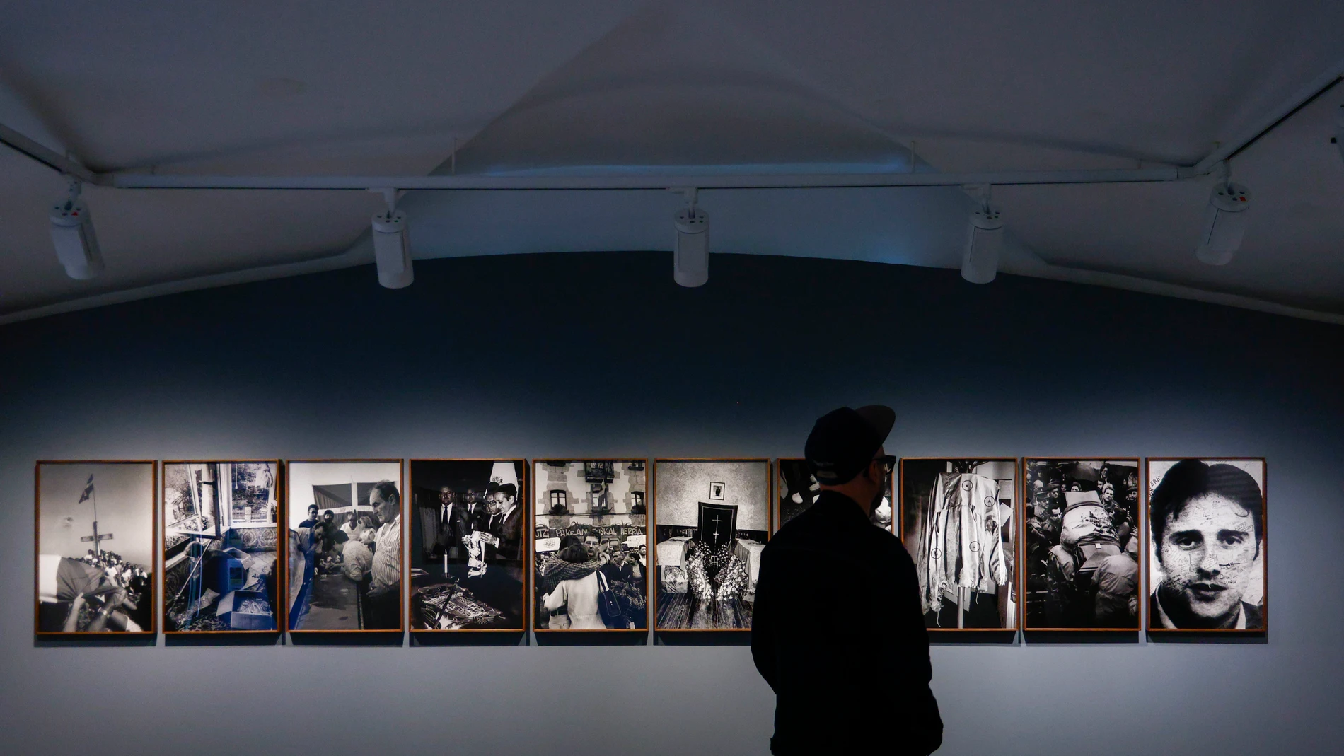 GRAFCAT9840 BARCELONA 25/10/2024.- La Virreina Centre de la Imatge de Barcelona, presentó hoy la exposición fotográfica dedicada al fotógrafo Clemente Bernad. EFE/Quique Garcia