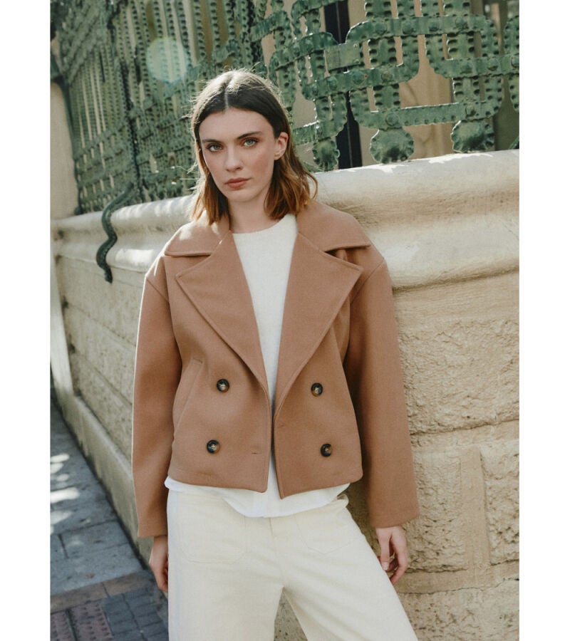 Chaqueta con solapas de Mulaya.