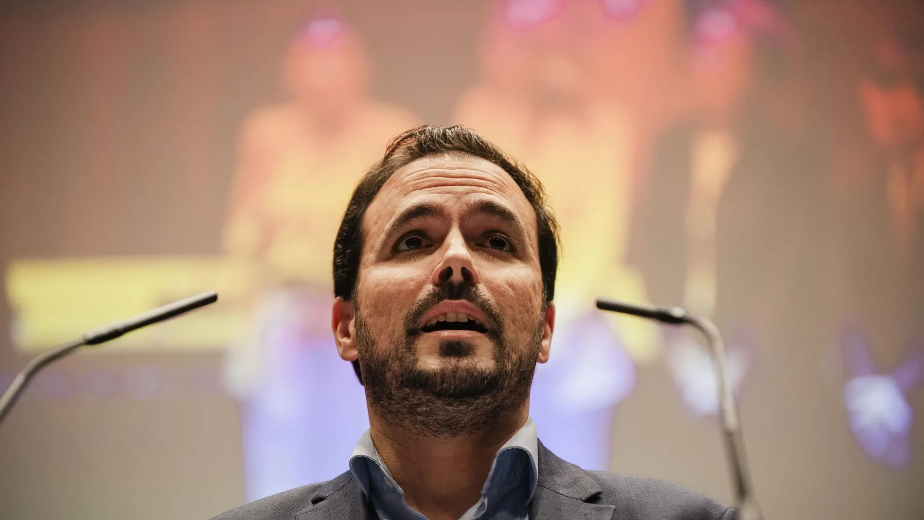 Alberto Garzón critica a quienes usan su cargo para "engañar, acosar y abusar" de mujeres tras las acusaciones a Errejón