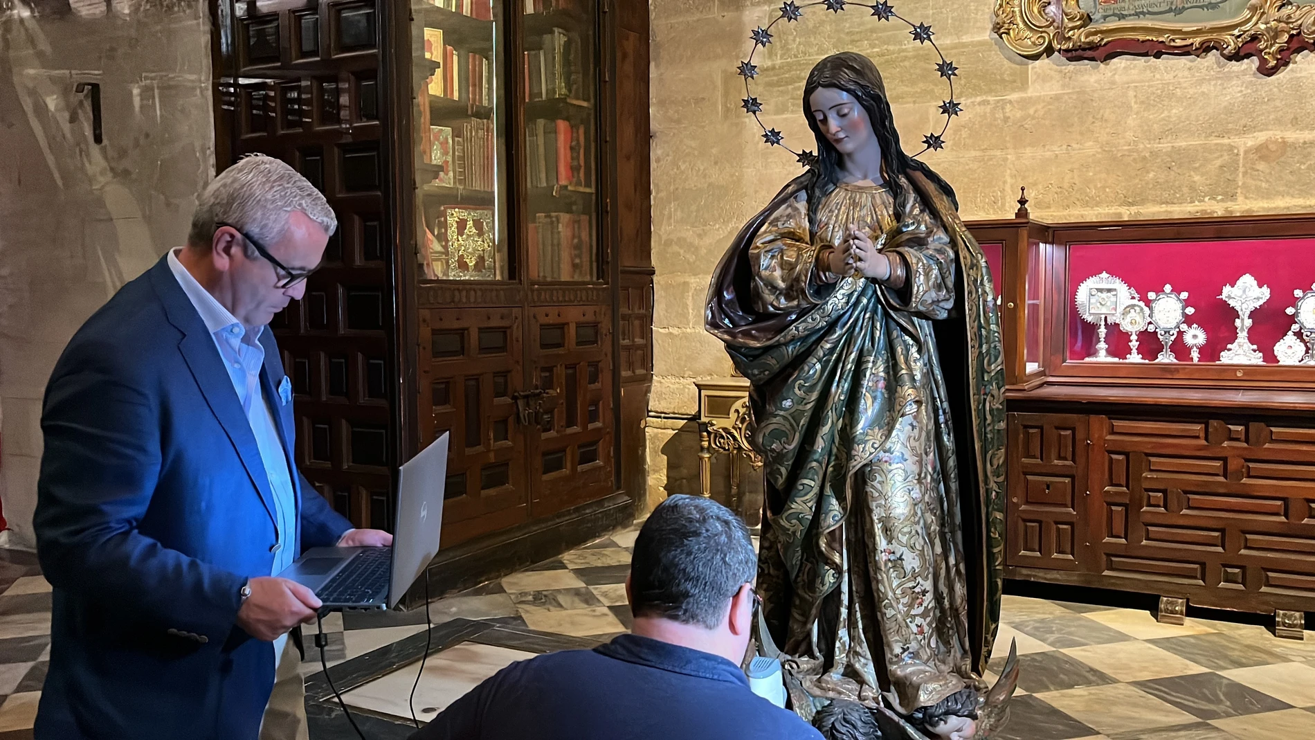 Técnicos de Ghenova realizan el escaneo en 3D de 'La Cieguecita'