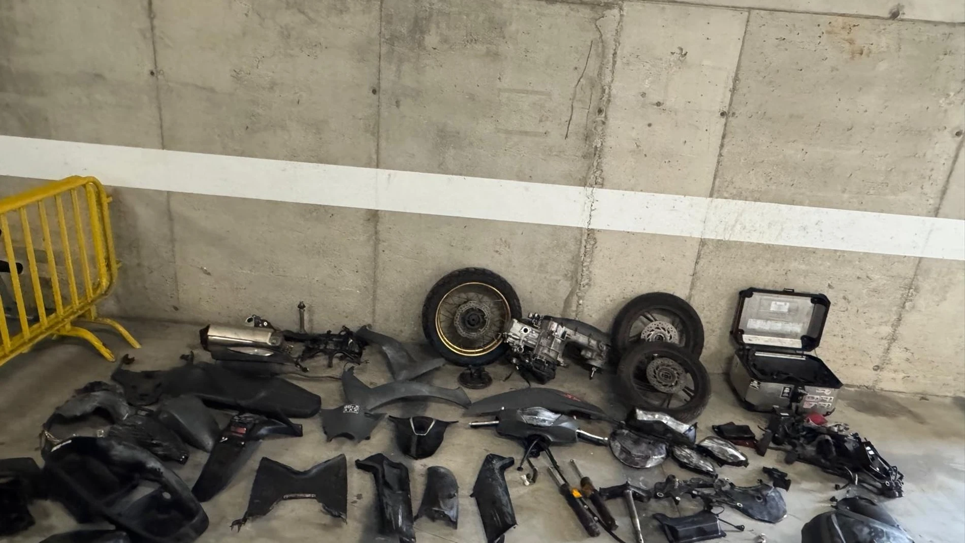 Imagen de piezas de motos REMITIDA / HANDOUT por Mossos d'Esquadra Fotografía remitida a medios de comunicación exclusivamente para ilustrar la noticia a la que hace referencia la imagen, y citando la procedencia de la imagen en la firma 25/10/2024