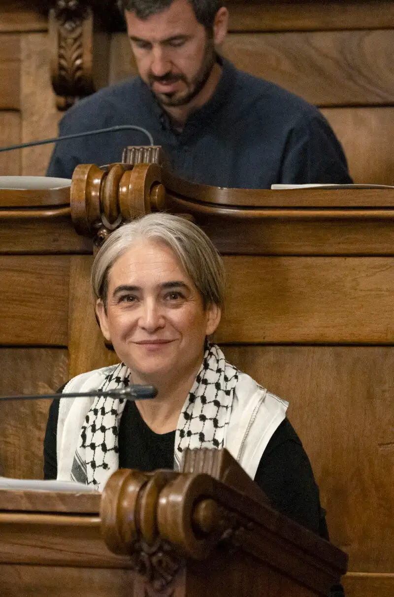 Ex alcaldesa de Barcelona Ada Colau renuncia a su acta electoral