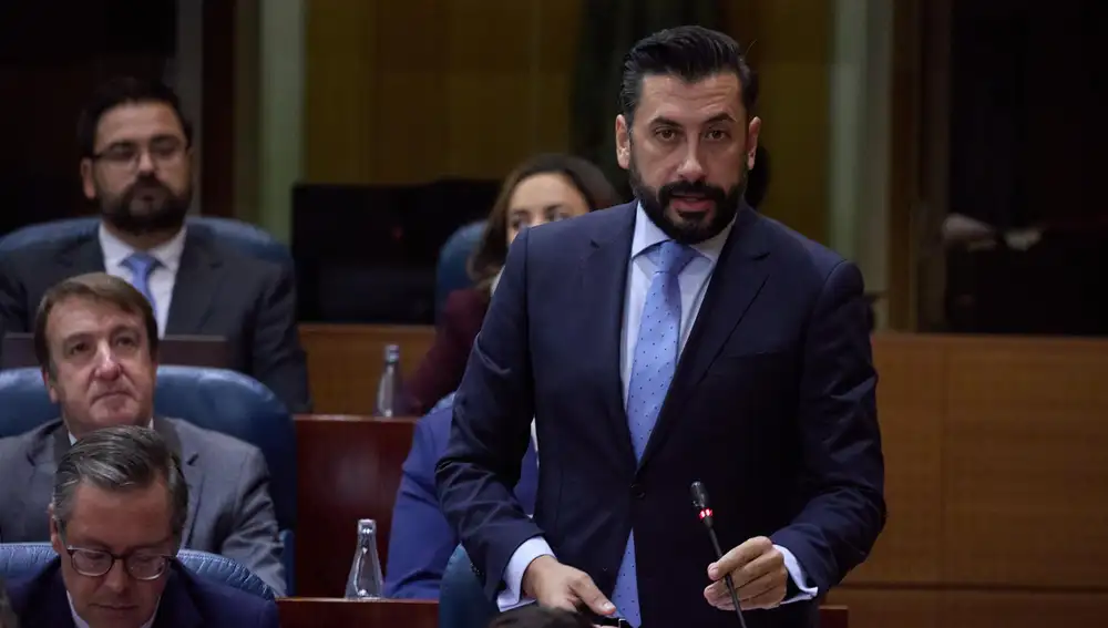 MADRID.-Díaz-Pache (PP) acusa a Mónica García y Bergerot de saber y tapar las conductas de Errejón