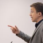 MADRID.-Crece la presión contra Más Madrid por la crisis de Errejón con el resto de partidos pidiendo responsabilidades