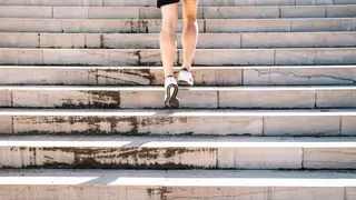 Subir escaleras acelera la quema de grasas y la pérdida de peso, según el estudio Subir escaleras acelera la quema de grasas y la pérdida de peso, según el estudio