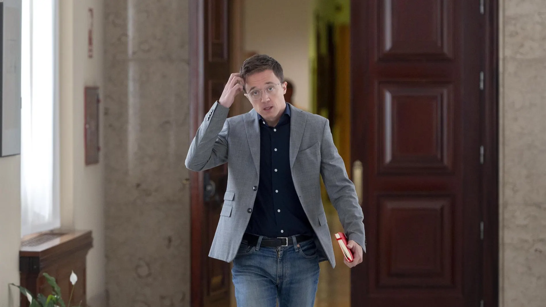 Errejón tachó el beso de Rubiales a Hermoso de "vergonzoso" y criticó los "silencios" de políticos y periodistas
