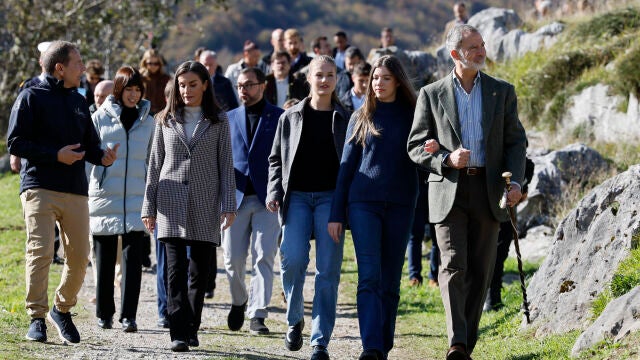 La familia real visita Sotres en el corazón de los Picos de Europa, pueblo ejemplar 2024