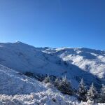 El espectacular manto blanco que luce Sierra Nevada tras las precipitaciones del fin de semana