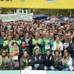 Carnero, Gago, Corral, Íscar Cantalapiedra y varios concejales y diputados del PP junto a Artemio Domínguez y los participantes en el arranque de la Marcha contra el Cáncer de Valladolid