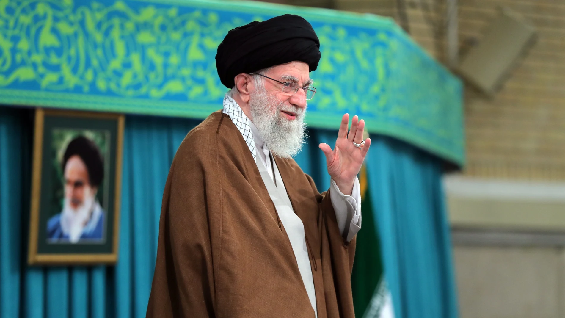 Tehran (Iran(islamic Republic Of)), 27/10/2024.- A handout photo made available by the Iranian supreme leader's office shows Iranian supreme leader Ayatollah Ali Khamenei speaking during an event in Tehran , Iran, 27 October 2024. Khamenei said that the Israeli strike on Iran should neither be exaggerated nor underestimated. Israel Defense Forces (IDF) spokesman Daniel Hagari confirmed on 26 October that the Israeli Army, Tsahal, conducted precise strikes on military targets in Iran. Accordin...