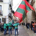 Desfile de pendones por las calles de Carrión de los Condes (Palencia)