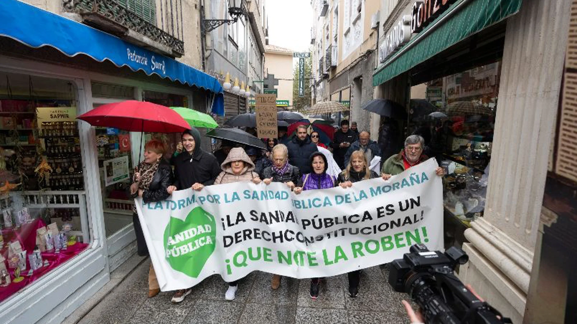 Manifestación por las calles de Arévalo para pedir mejoras en el centro de salud del municipio