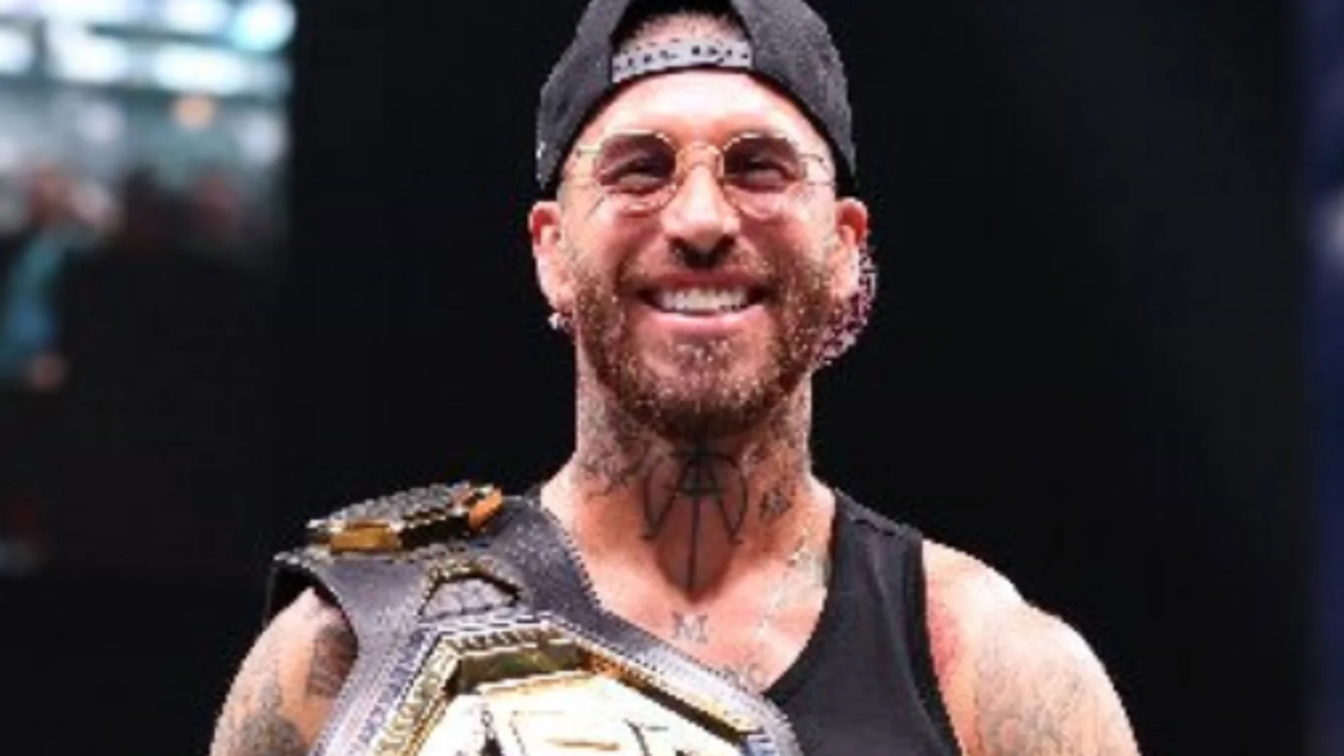 Sergio Ramos, con el cinturón de campeón del mundo