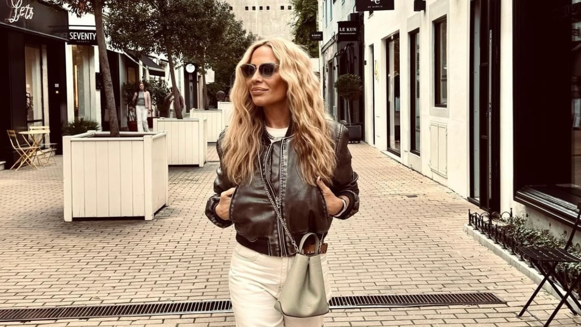 Marta Sánchez con look otoñal.
