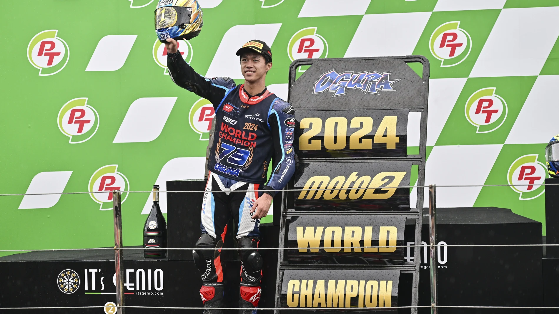 Ai Ogura, en el podio de Tailandia ya como nuevo campeón del Moto2