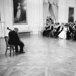 Pau Casals durante su actuación en la Casa Blanca ante John F. Kennedy